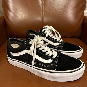 Women’s Vans Old Skool Black and White Sneakers